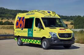 Muere tras sufrir un ictus y llegar la ambulancia con dos horas de retraso y sin médico en Lepe